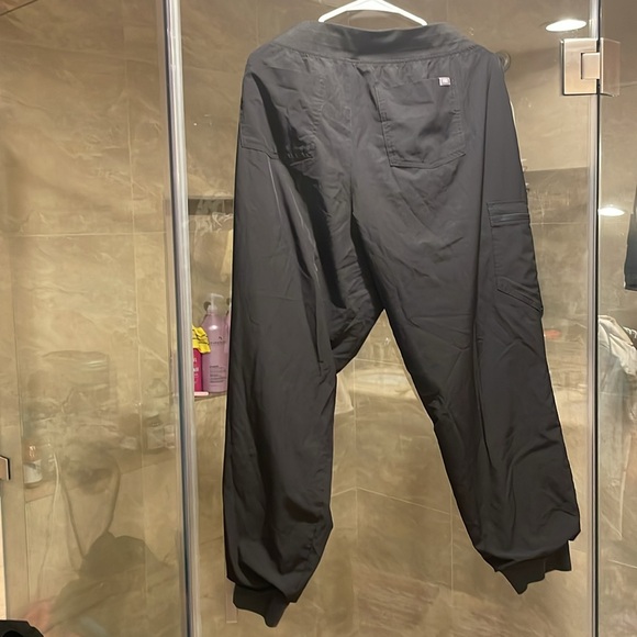 Figs scrub bottoms XL Black - Picture 2 of 3